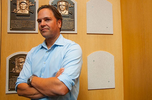 It all sinks in: Hall of Fame electee Mike Piazza visits Museum