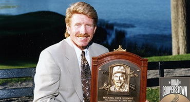 Mike Schmidt holding Hall of Fame plaque