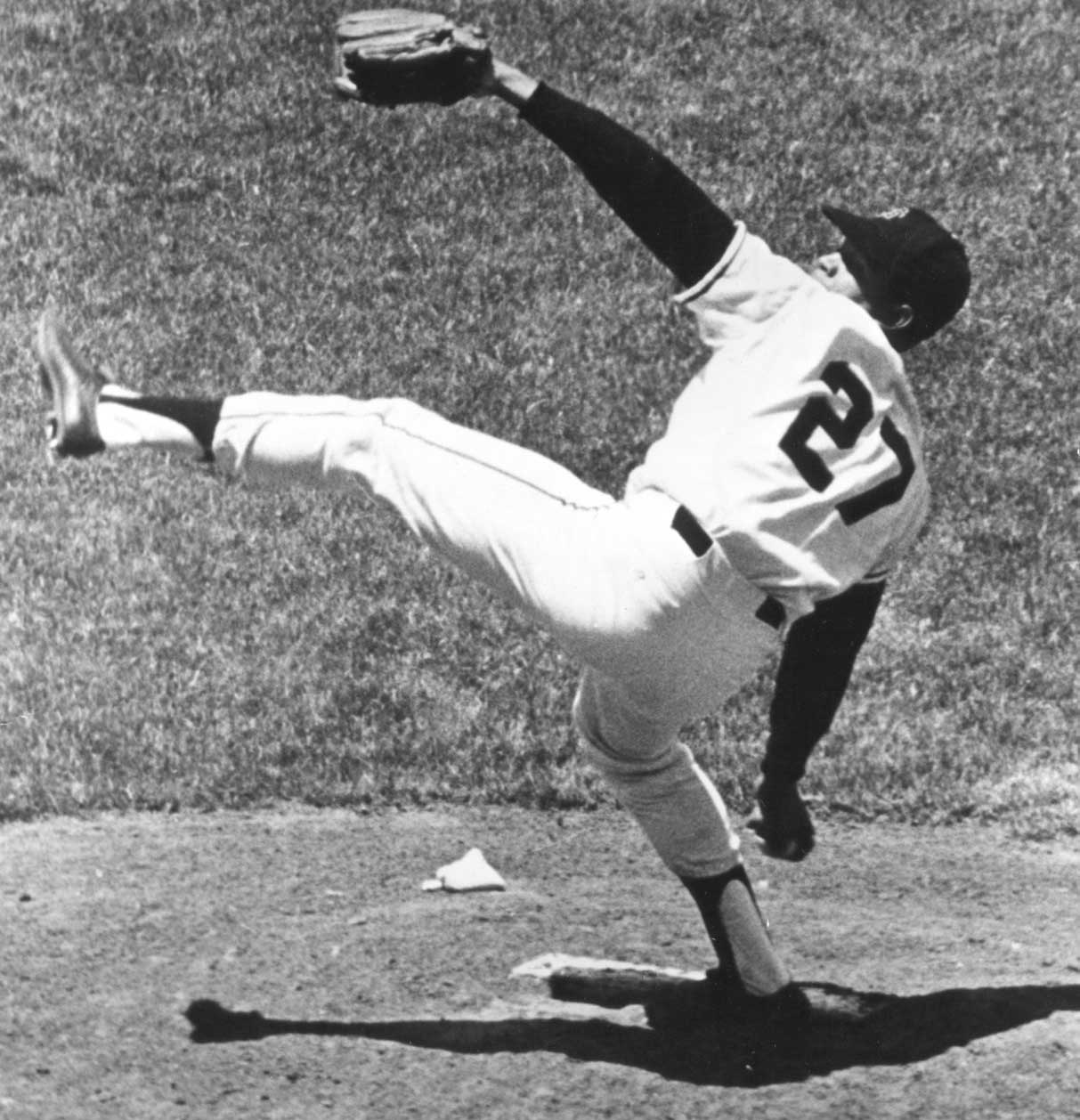 Juan Marichal makes his final MLB start with the Los Angeles