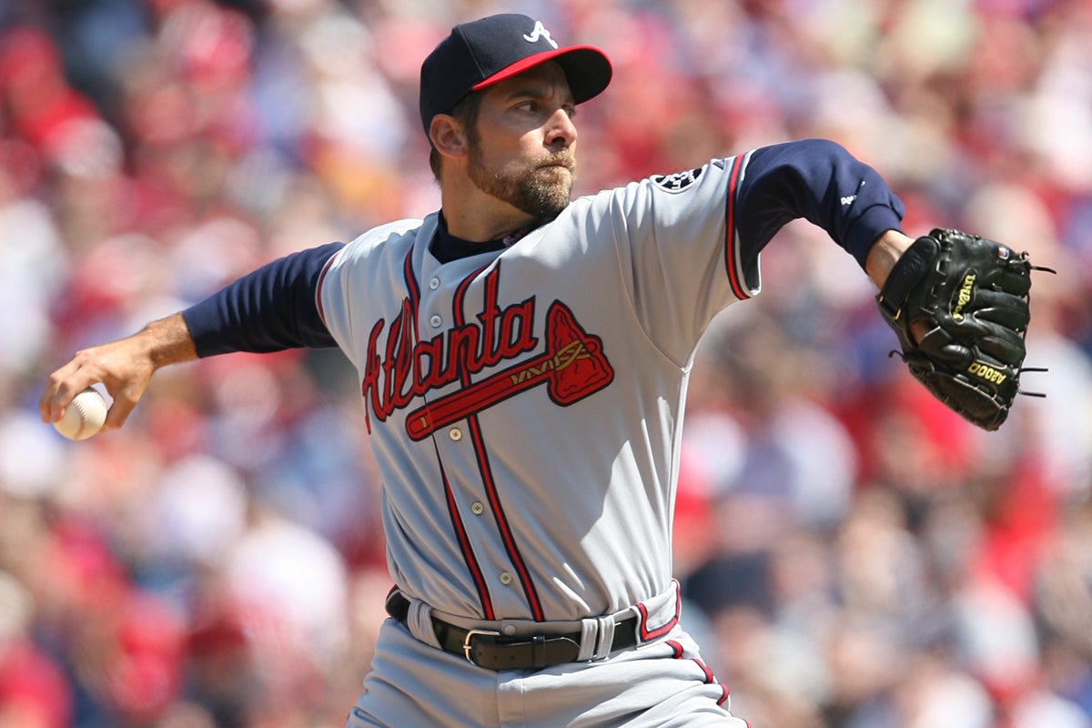 John Smoltz pitches for Atlanta