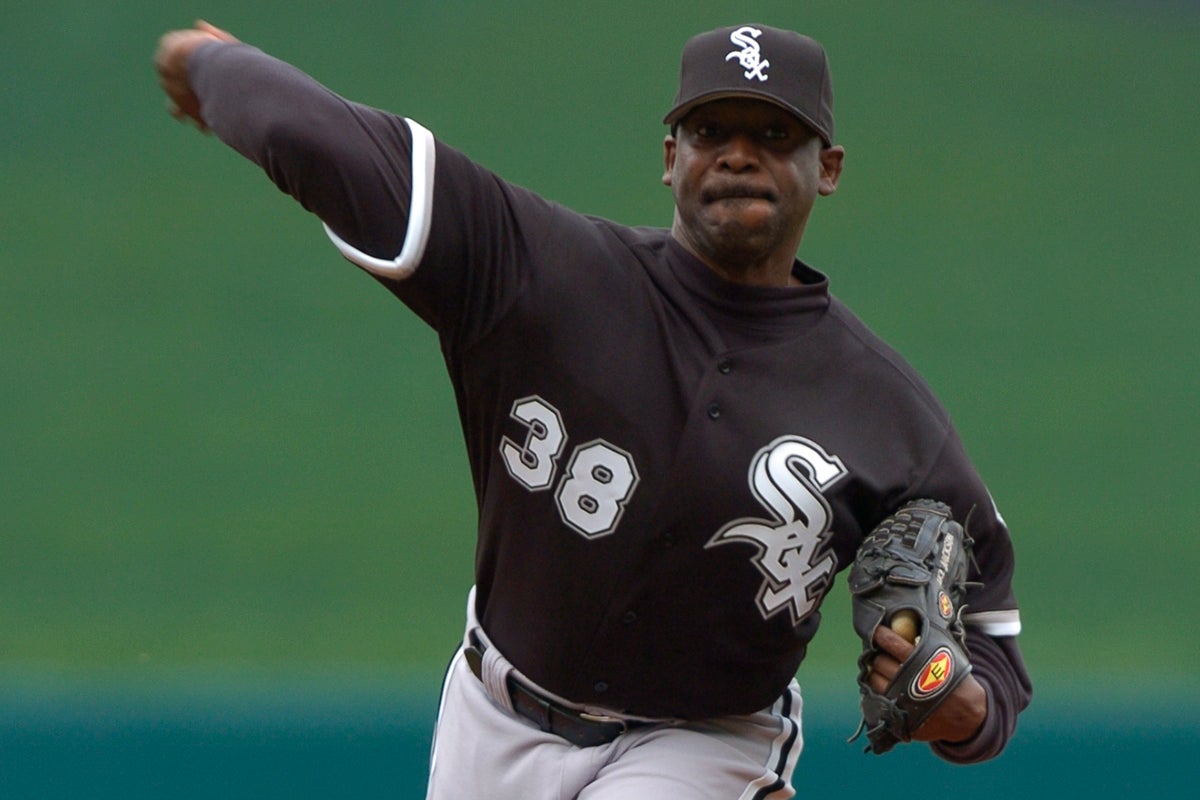 Mike Jackson pitches for White Sox