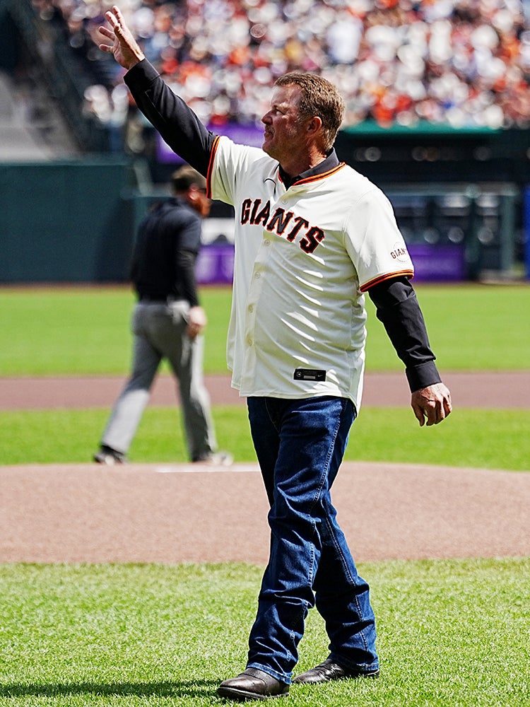 Jeff Kent acknowledges Giants fans