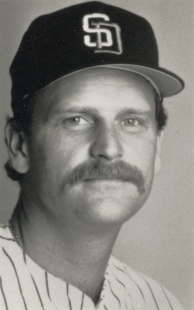 Head and shoulders portrait of Larry Andersen in Padres uniform