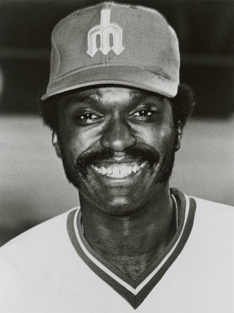 Head and shoulders portrait of Larry Milbourne in Mariners uniform