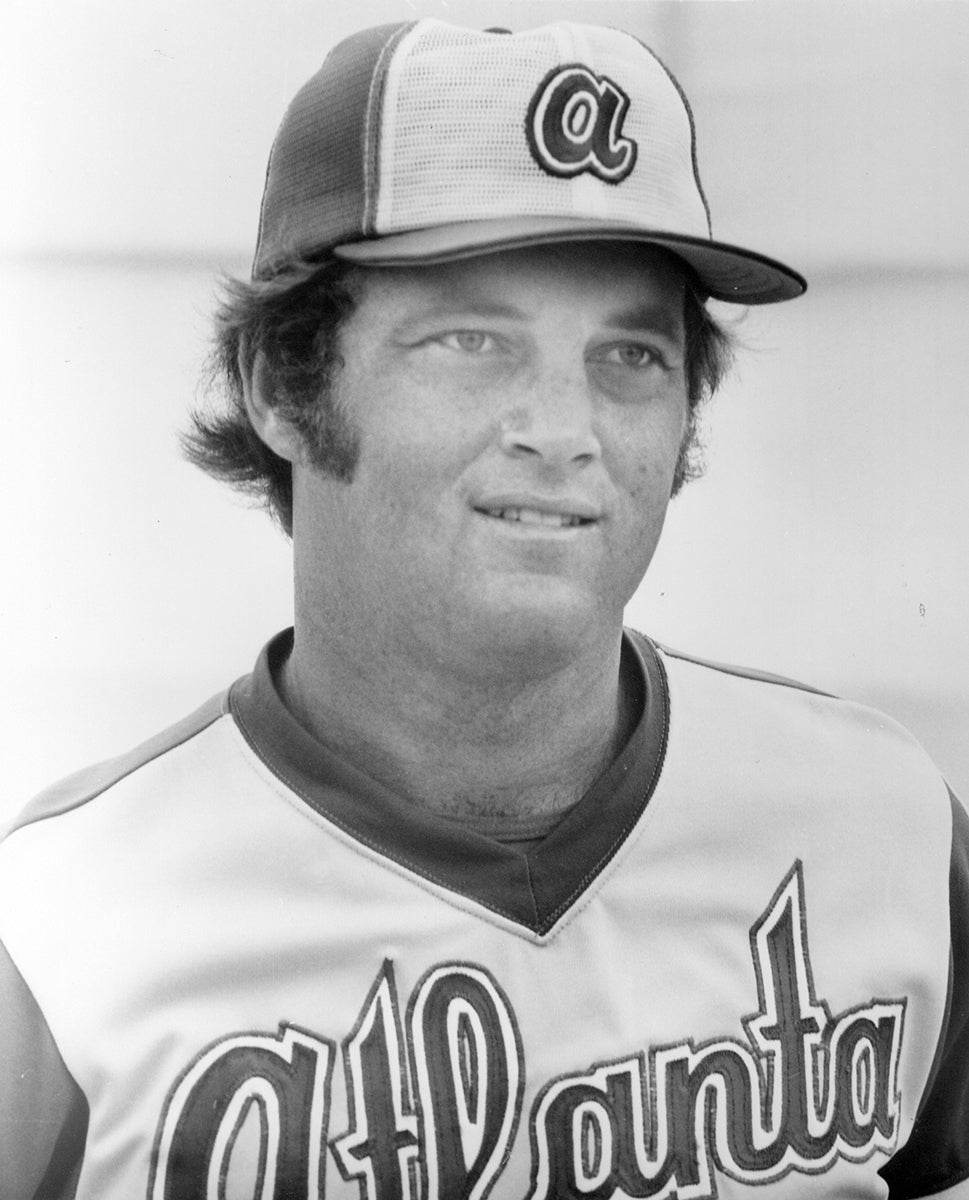 Black and white portrait of Jeff Burroughs in Braves uniform