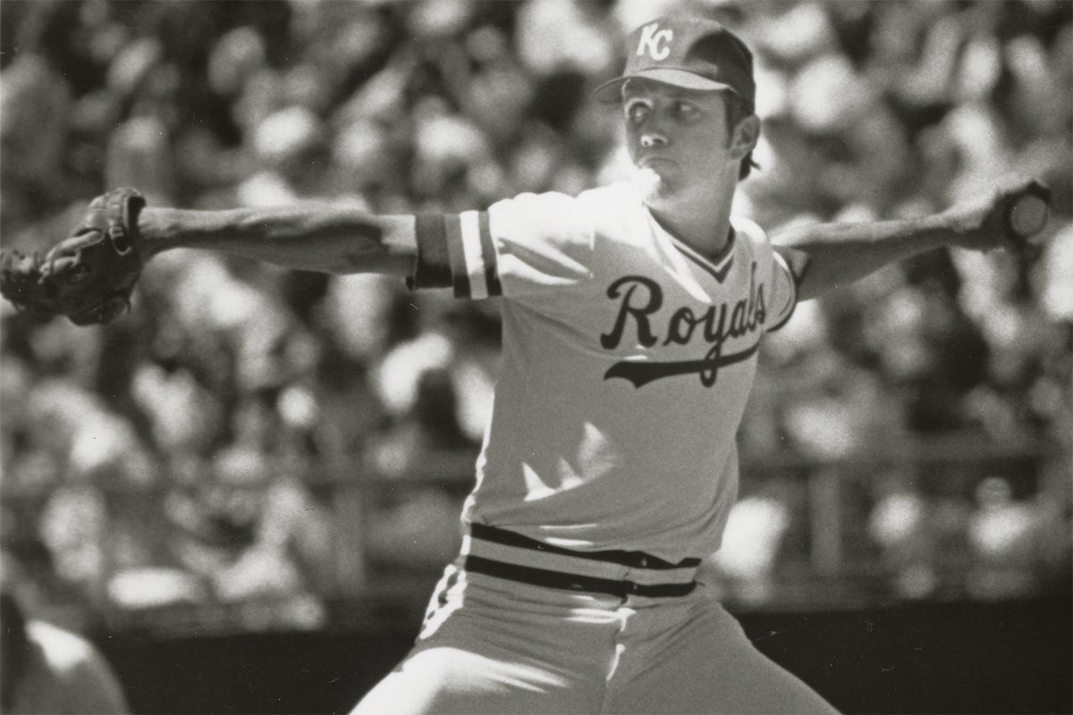 Larry Gura pitches for Royals