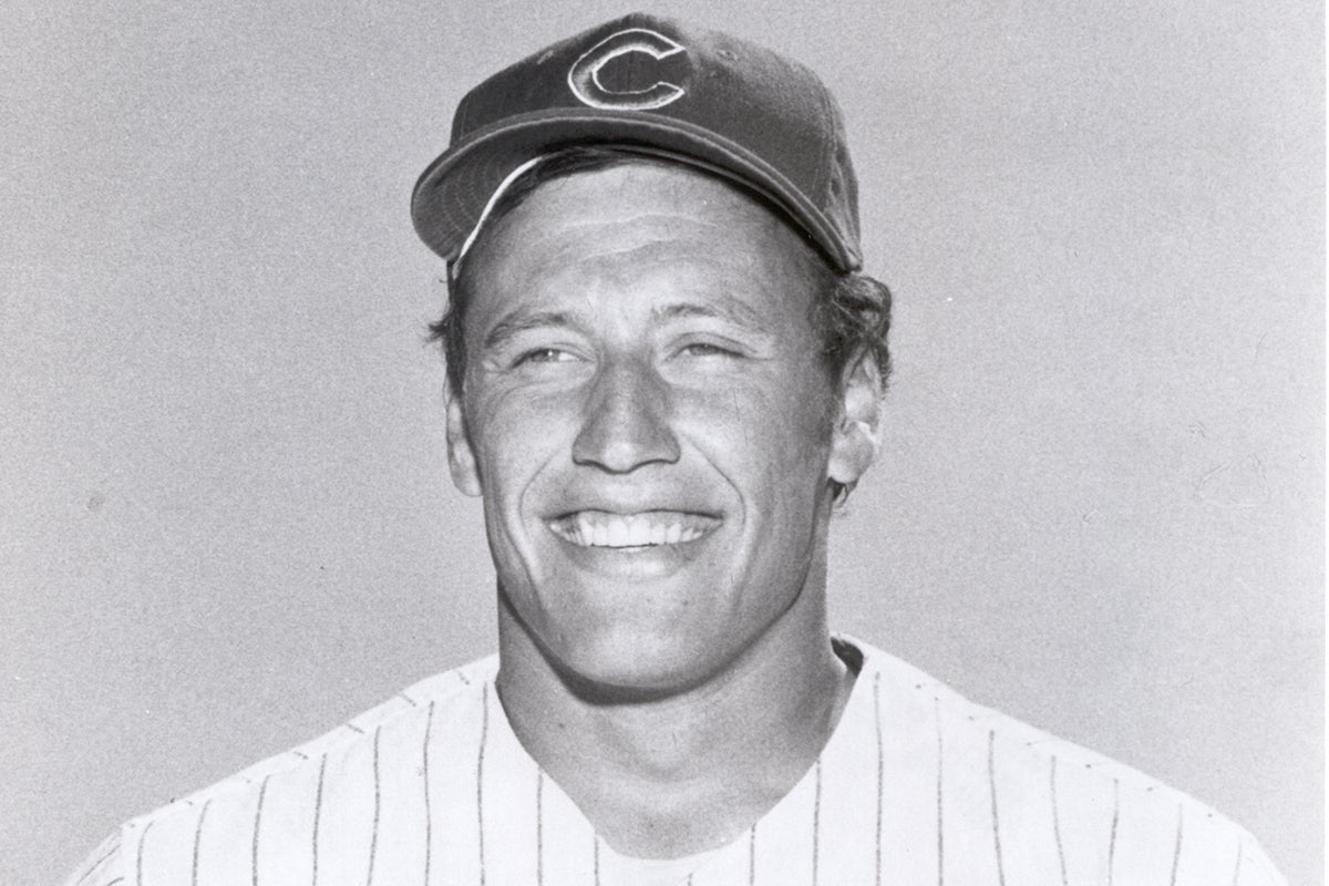 Head and shoulders portrait of Ken Holtzman in Cubs uniform