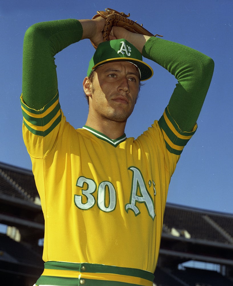 Pitching portrait of Ken Holtzman in Athletics uniform