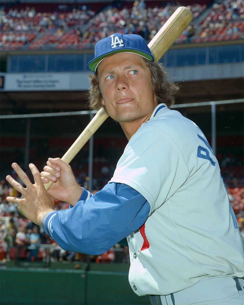 Batting portrait of Tom Paciorek in Dodgers uniform