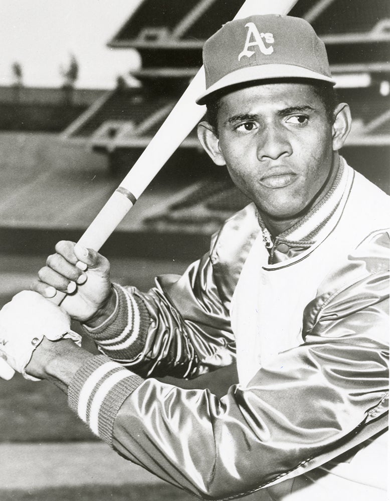 Batting portrait of Ángel Mangual