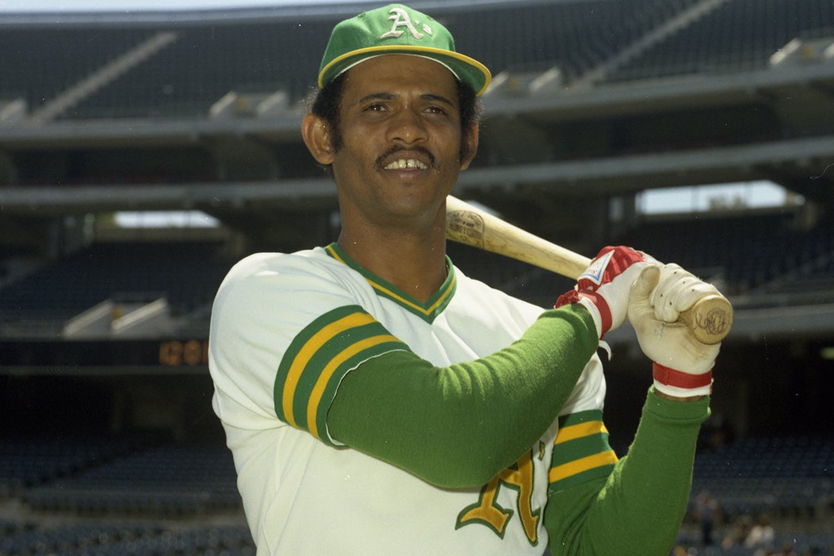 Batting portrait of Ángel Mangual
