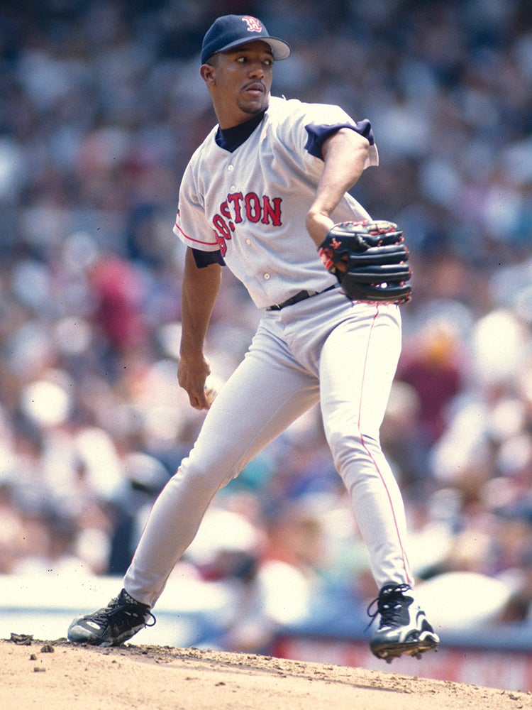 Pedro Martínez pitches for Boston