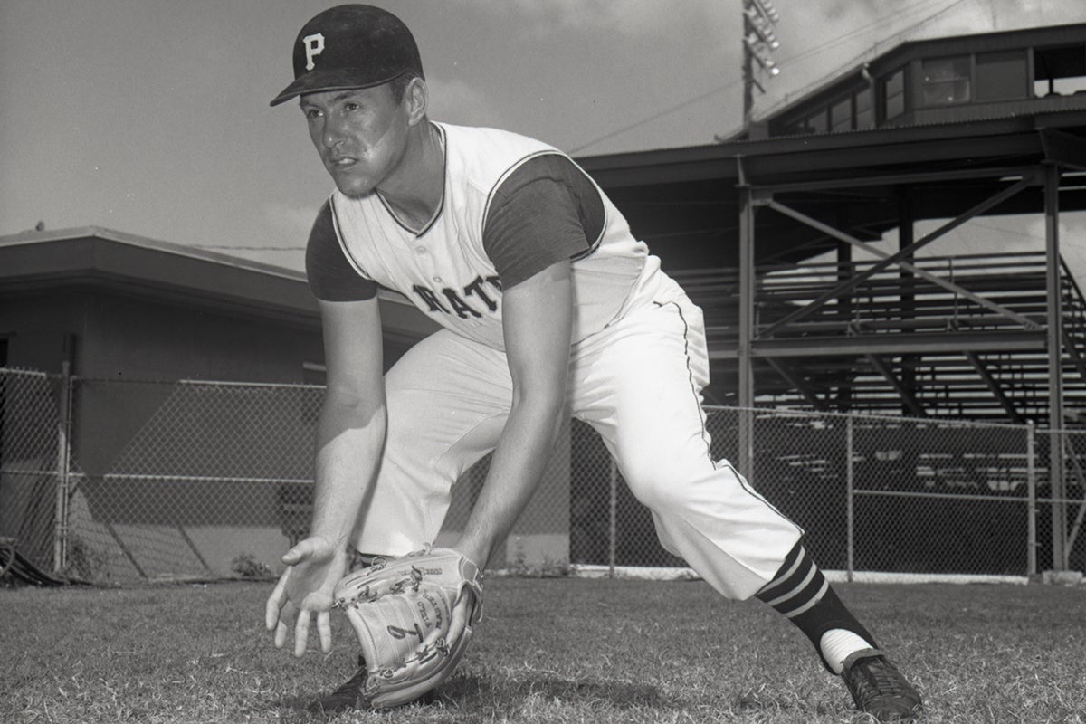 Bill Mazeroski in defensive crouch