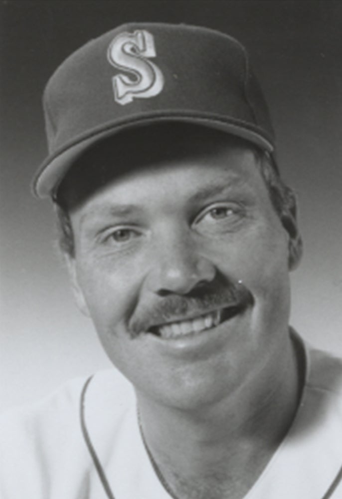 Head and shoulders portrait of Tom Niedenfuer in Mariners uniform
