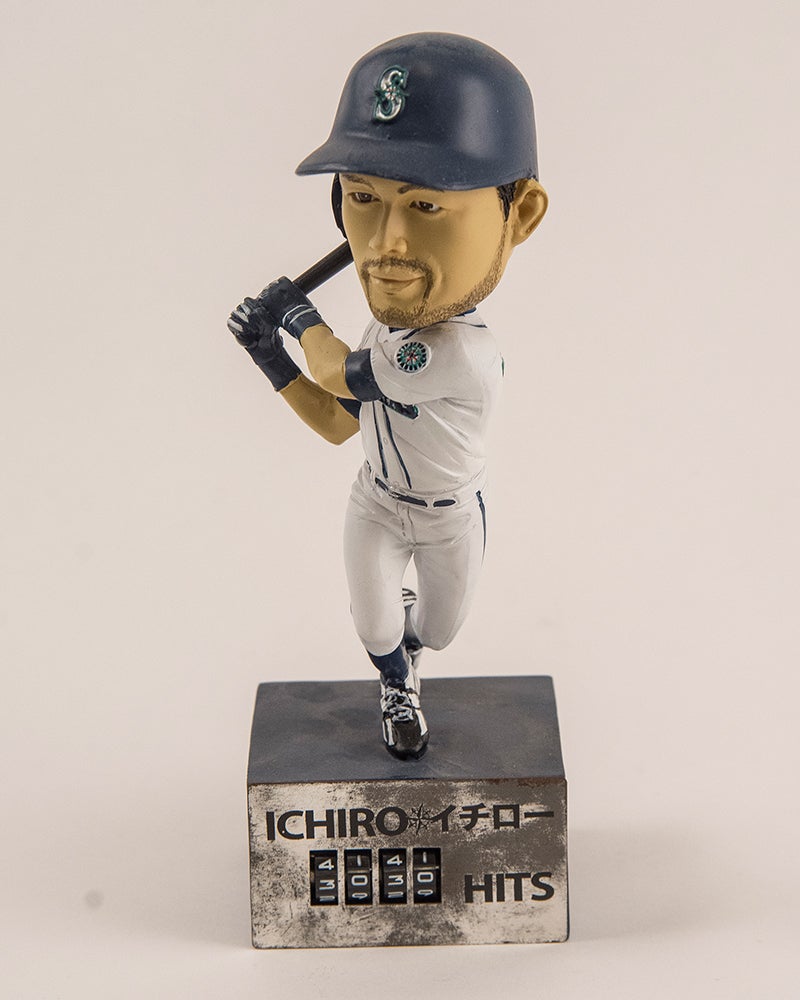 Ichiro Suzuki bobblehead with manual hit counter