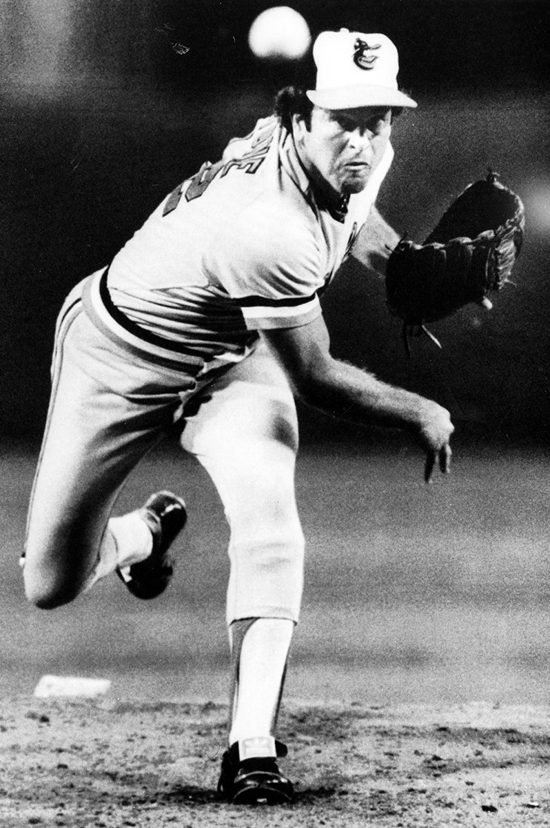 Steve Stone pitches for Orioles