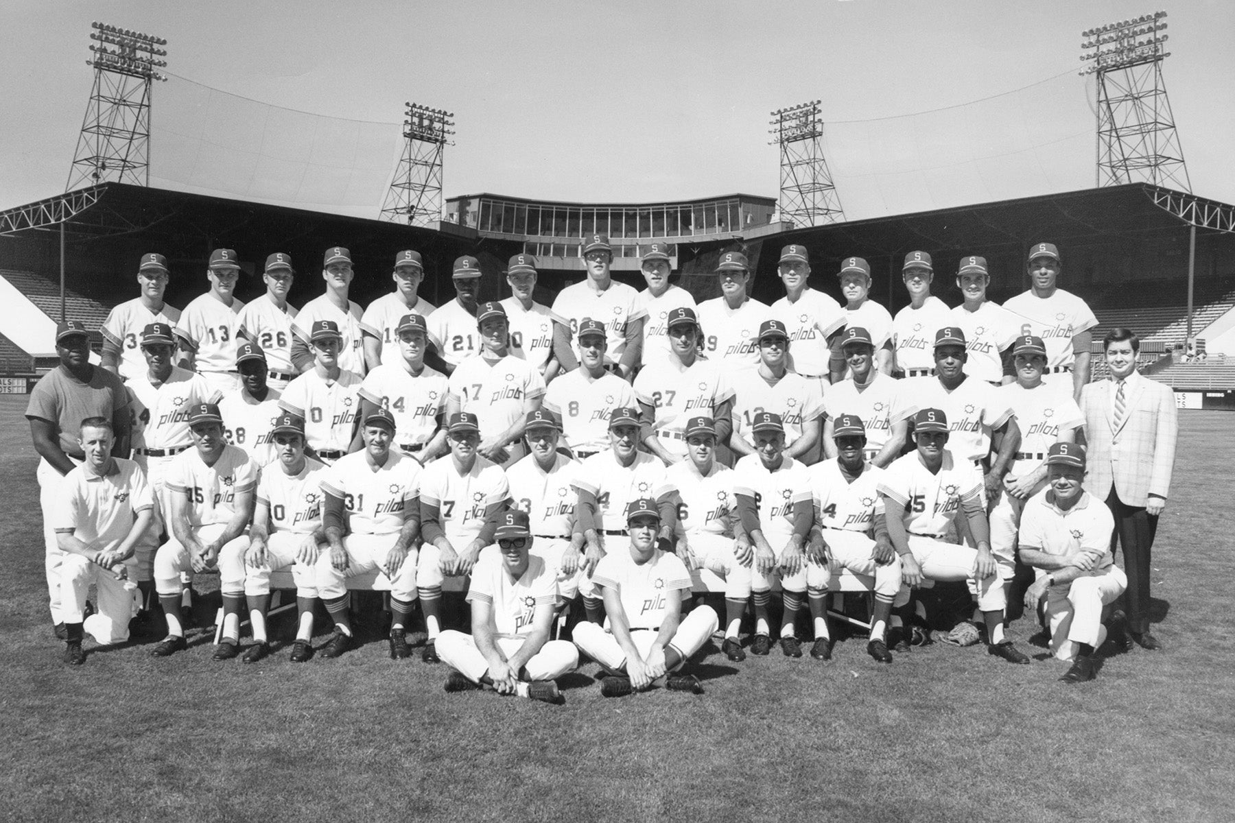 Team portrait of 1969 Seattle Pilots