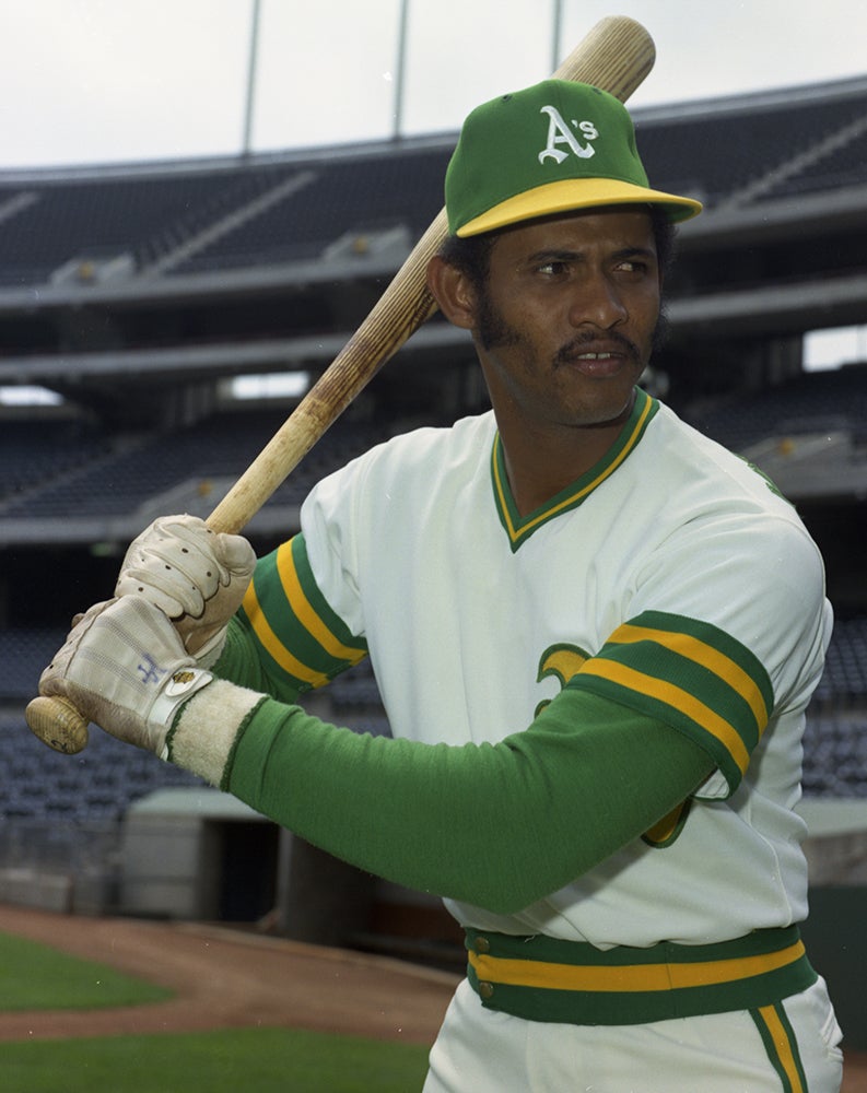 Batting portrait of Ángel Mangual