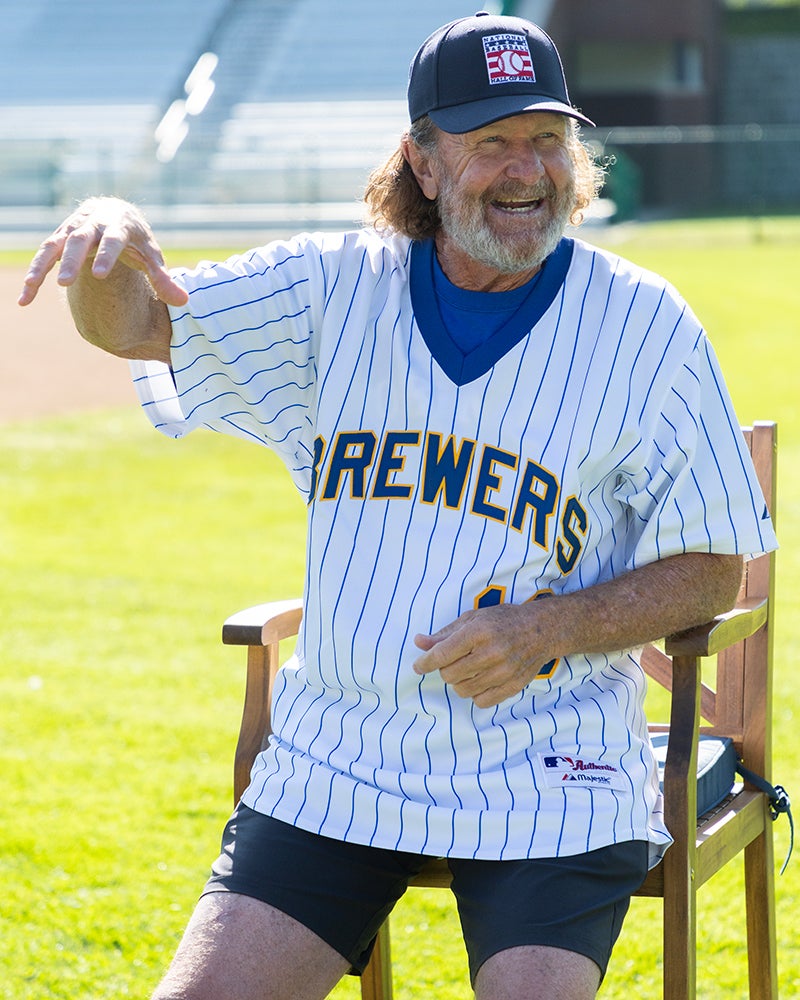 Robin Yount addresses Museum supporters at Turn Two
