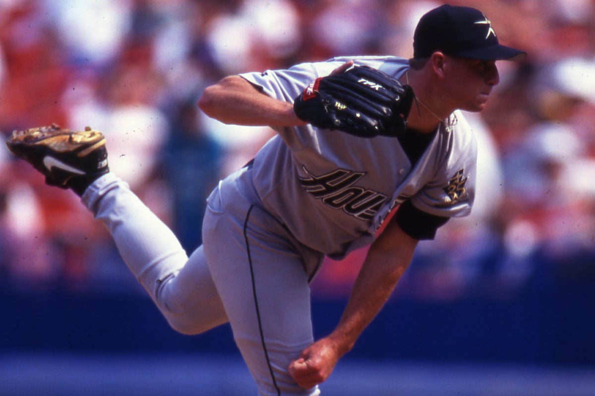 Billy Wagner pitches for Houston