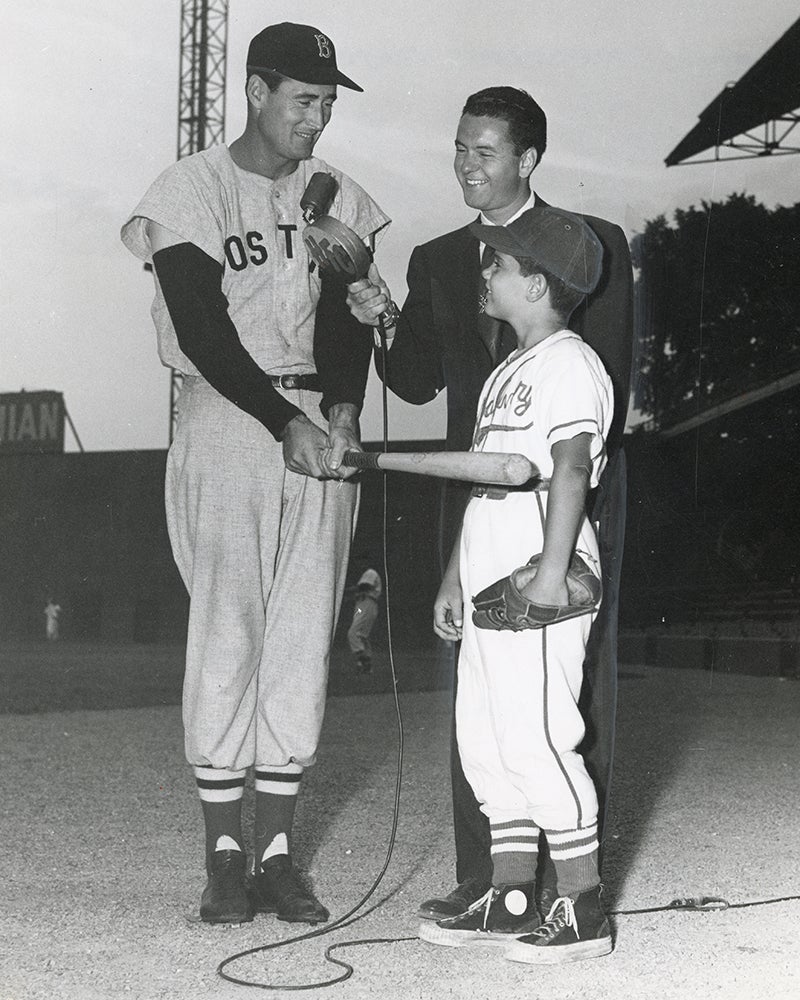 Ted Williams speaks to Bob Wolff during on-field presentation