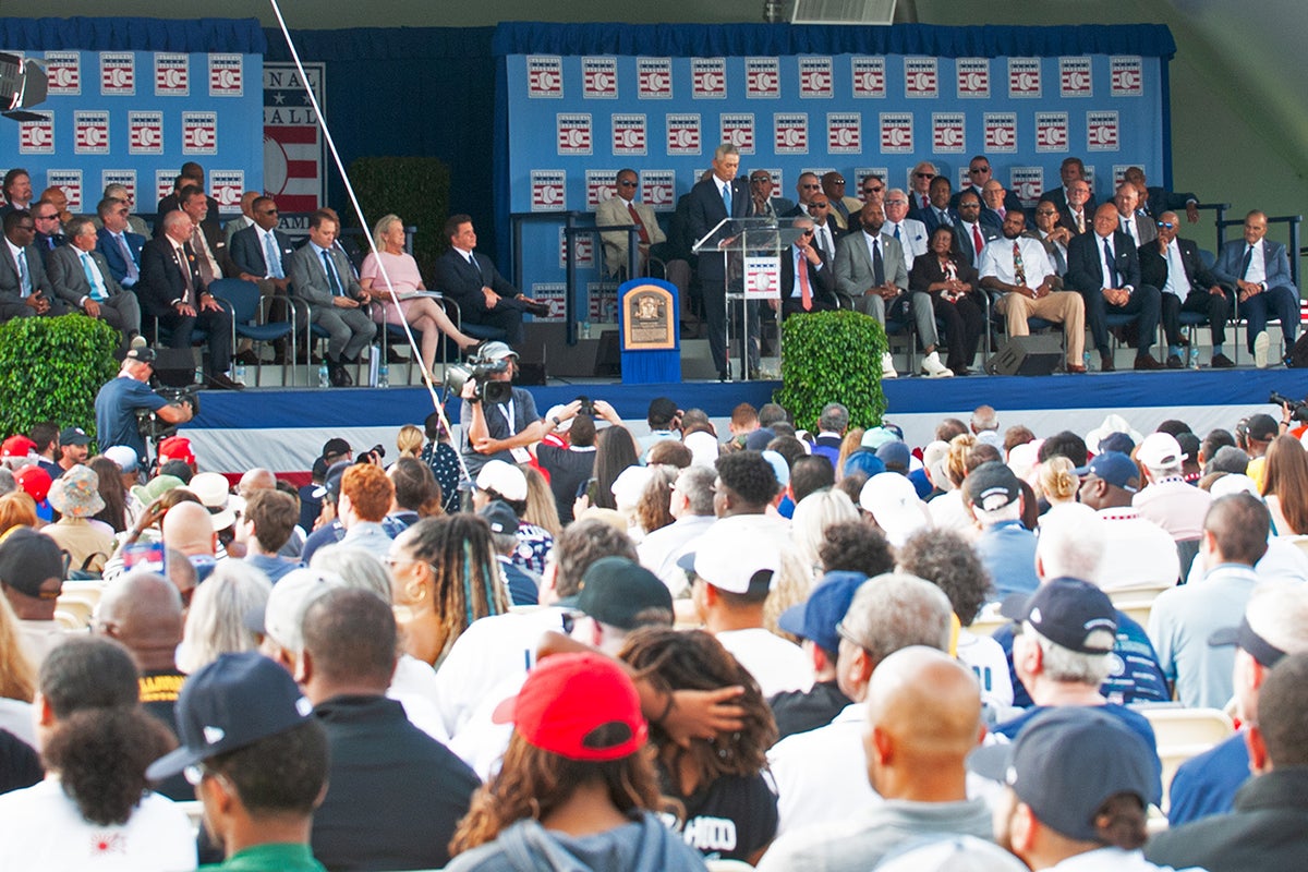 Ichiro Suzuki speaks during 2025 Induction Ceremony