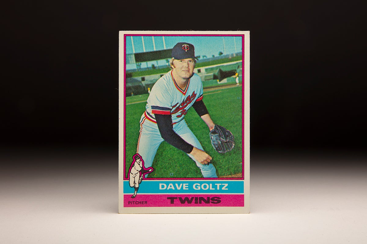 Front of 1976 Topps Dave Goltz card