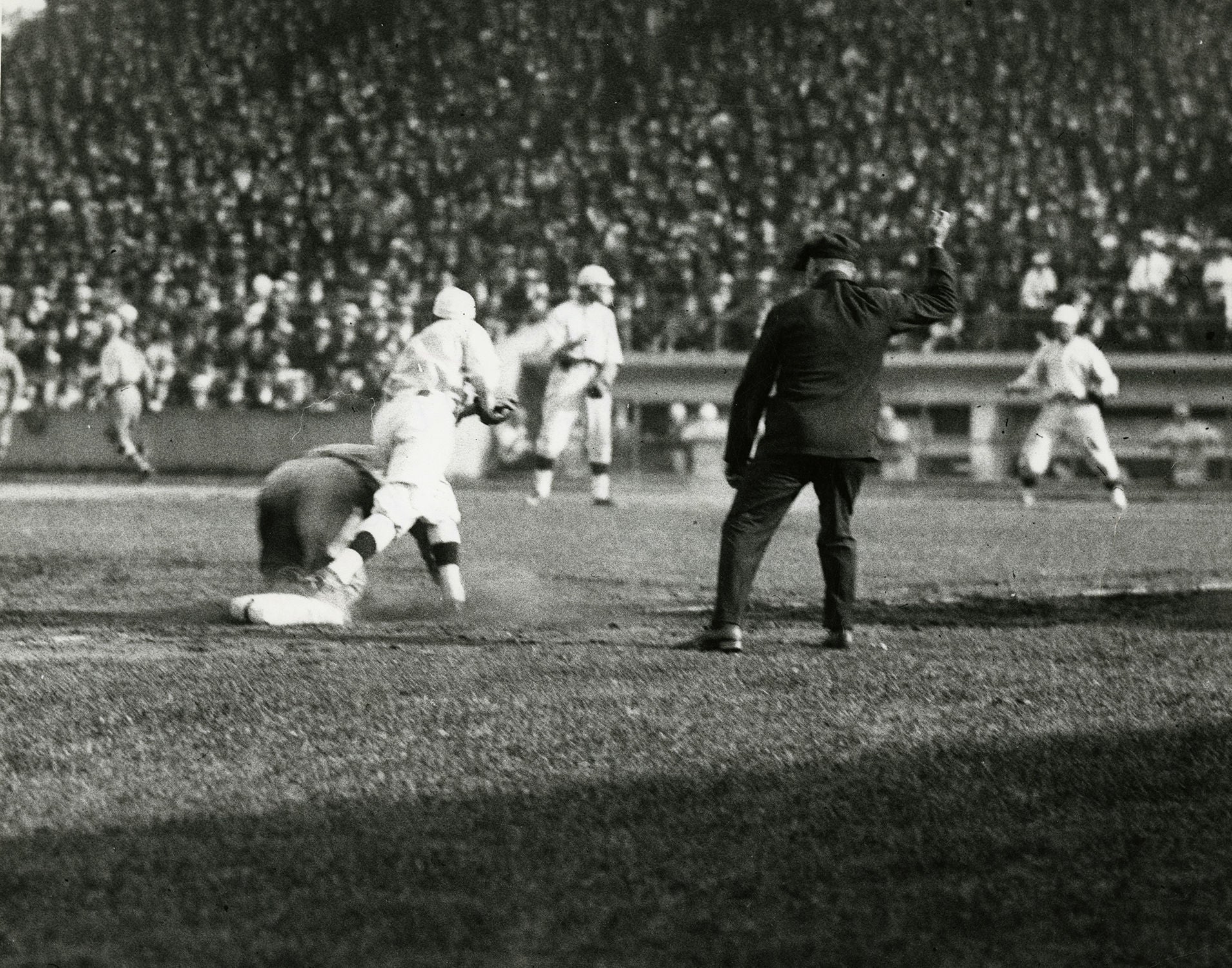 Ruth Shuts Out Cubs In Game 1 Of 1918 Series Baseball Hall Of Fame   1918 World Series BL 2950 76 PD 