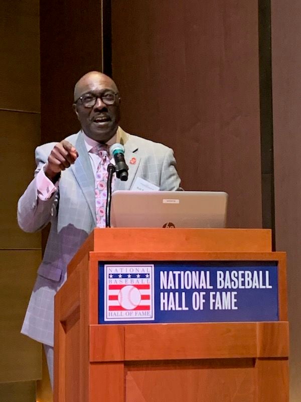 Bob Kendrick on X: Next time you're flying in or out of @Fly_KansasCity,  be sure to stop in THE LEAGUES Sports Lounge & Eatery. The Negro Leagues  themed sports bar is in