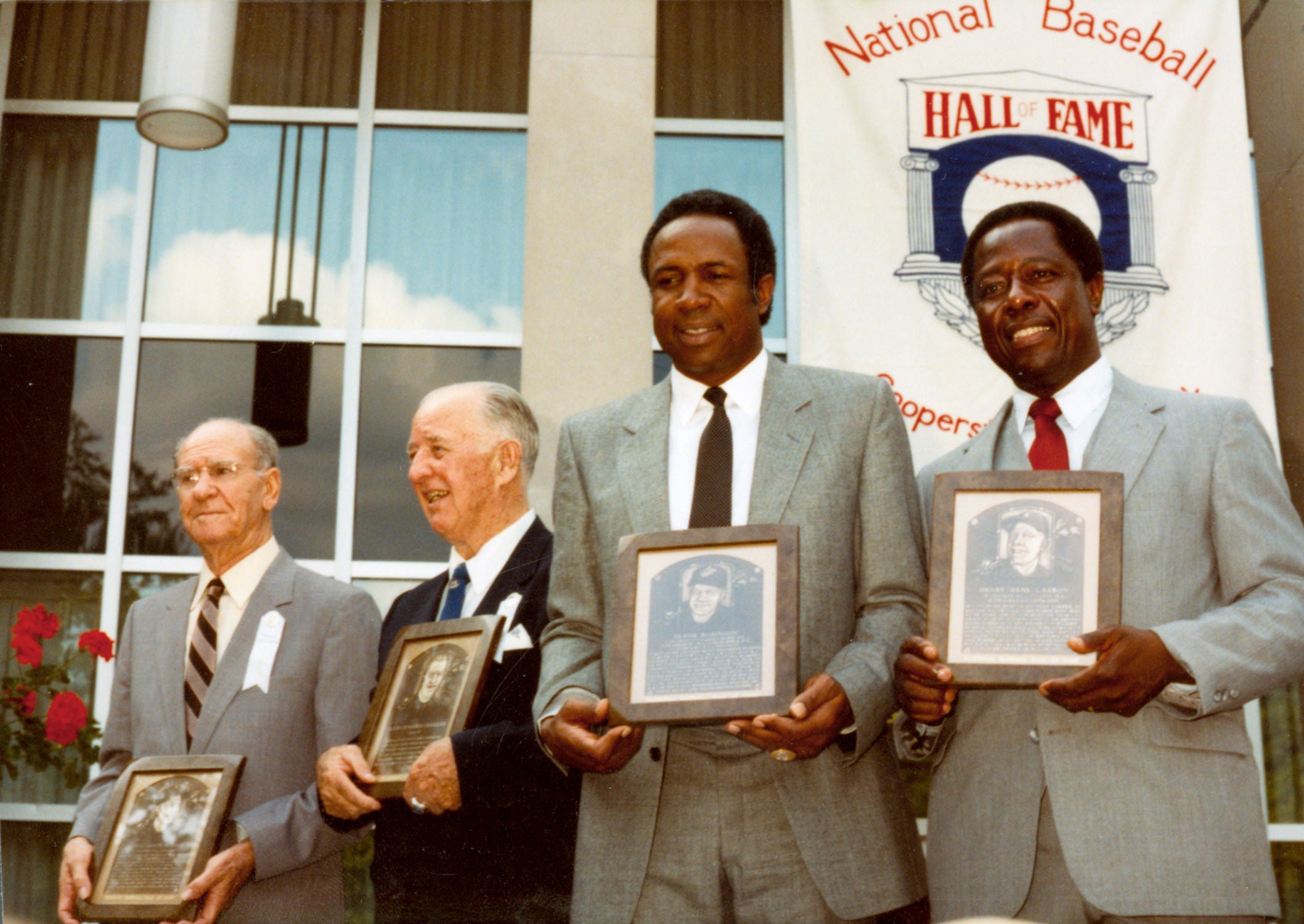 Aaron, Robinson elected to Hall of Fame Baseball Hall of Fame