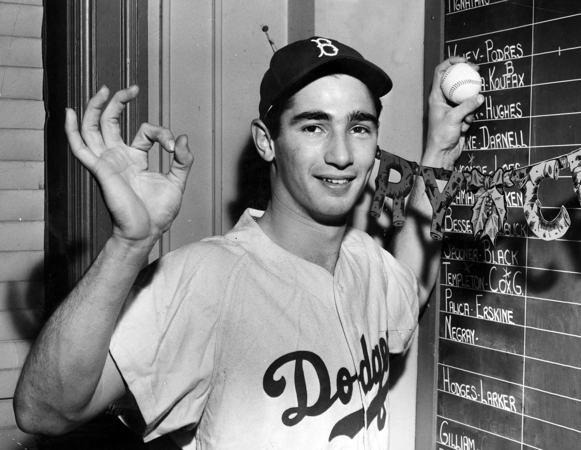 AWESOME SANDY KOUFAX DODGERS HALL OF FAME GREAT IN ACTION 8x10 PHOTO 