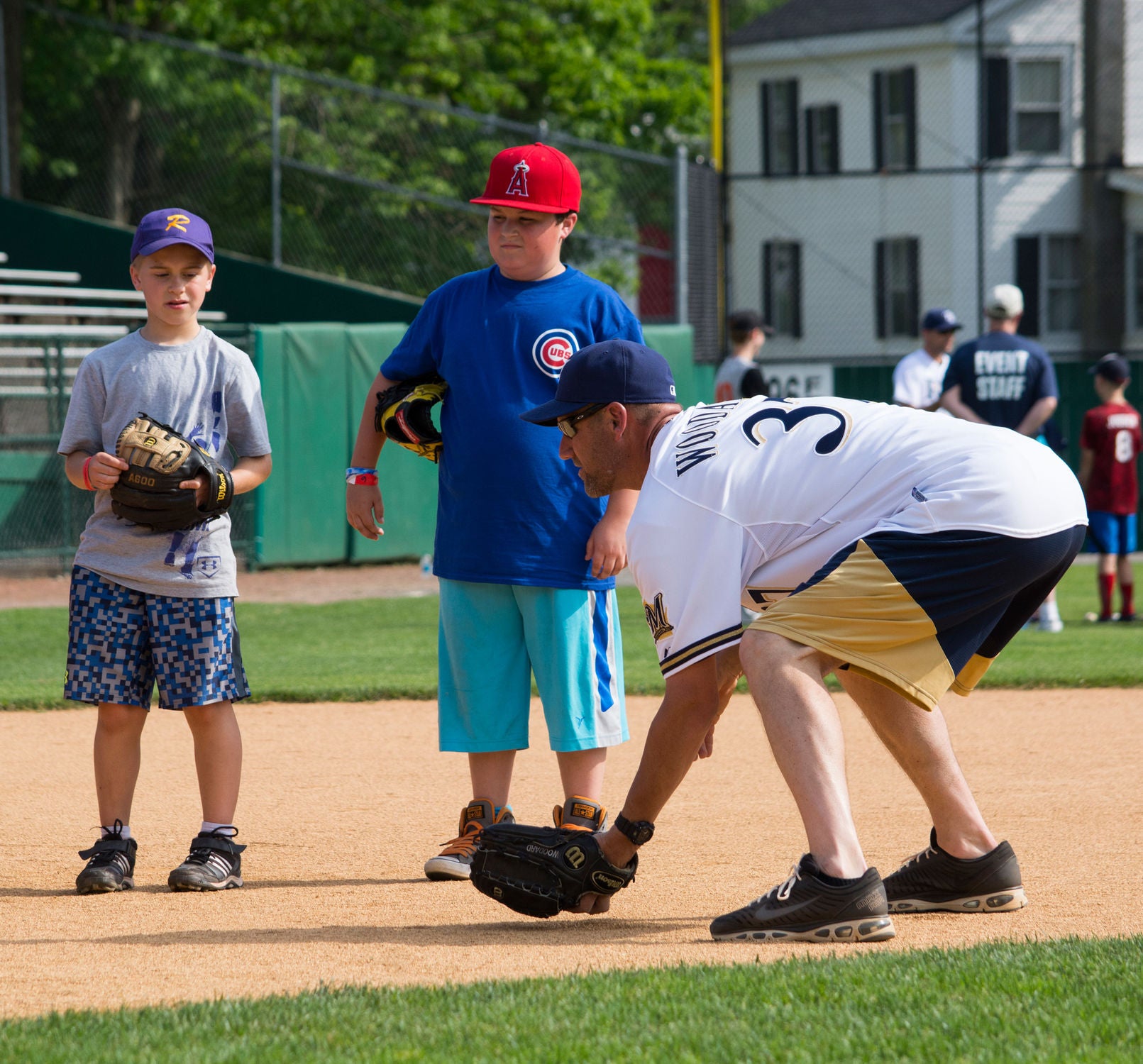 Kids learn from the pros at Classic Clinic Baseball Hall