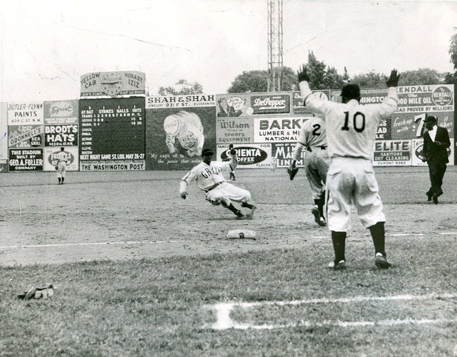 Cool papa bell shop jersey number