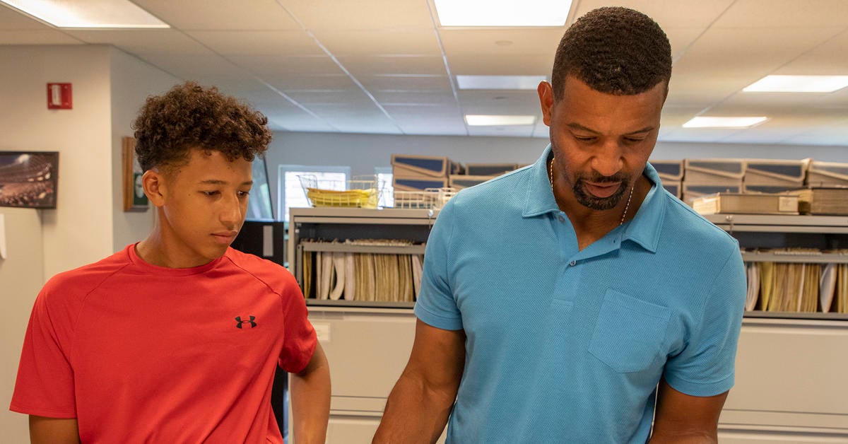Former All-Star Derrek Lee visits Museum with son | Baseball Hall of Fame
