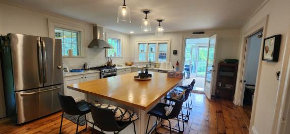 "<p>Kitchen</p>