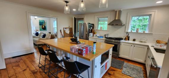 "<p>Kitchen</p>