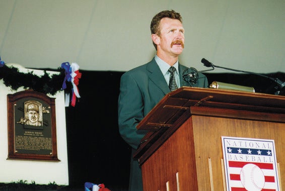 Robin Yount delivers his speech upon being inducted to the National Baseball Hall of Fame on July 25, 1999. (National Baseball Hall of Fame Library)