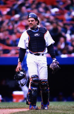 New York Mets catcher Mike Piazza, April 23, 2000. - BL-1552-2005 (Rich Pilling/National Baseball Hall of Fame Library)