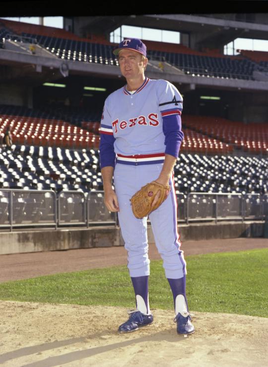 Blyleven's one-hitter announces his presence with Rangers