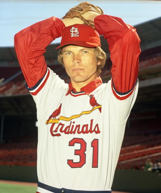 Bob Forsch - Cardinals #586 Topps 1988 Baseball Trading Card