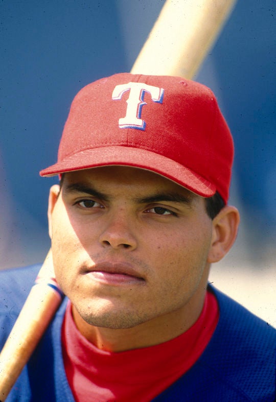 Rodríguez becomes first catcher to reach 20 home run/20 steal mark