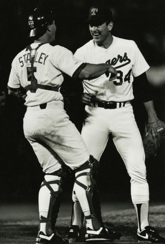Does This Photograph Show Nolan Ryan Pitching After an On-Field Fight?