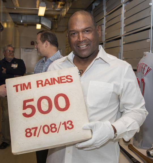 Raines soaks in history at Hall of Fame