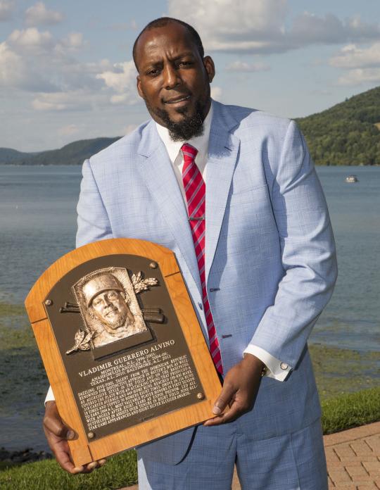Vladimir Guerrero officially inducted into the Baseball Hall of Fame -  Montreal